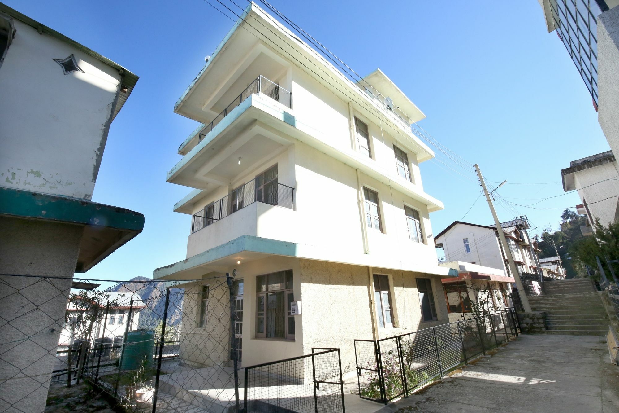 Elegant 3Bhk Abode In Shoghi, Shimla Apartment Luaran gambar